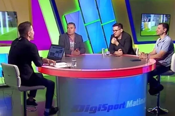 Relația ziariștilor din presa sportivă cu oamenii din fotbal.