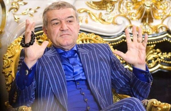 Becali fiind nepăsător în jilțul de la palat față de zbuciumul fanilor FCSB