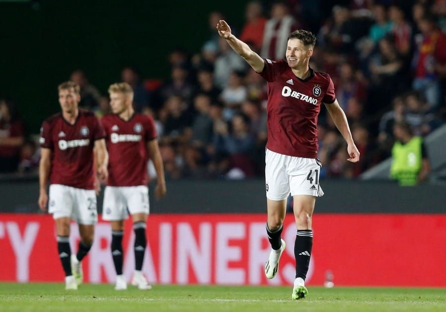 Imagine cu Martin Vitik din meciul Sparta Praga - FCSB